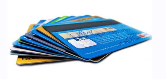 Loại thẻ từ bạn dùng hàng ngày để giao dịch với ngân hàng